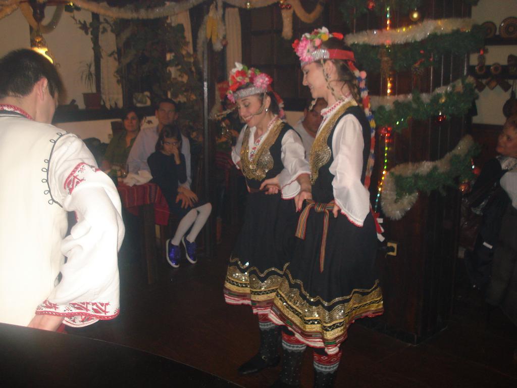 Oazis Family Hotel Ловеч Экстерьер фото