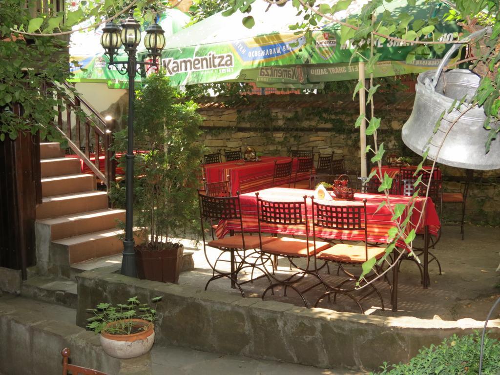 Oazis Family Hotel Ловеч Экстерьер фото
