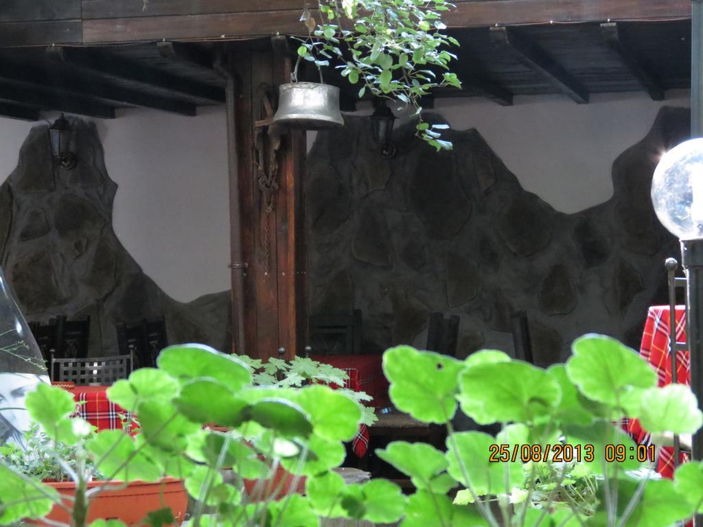 Oazis Family Hotel Ловеч Экстерьер фото
