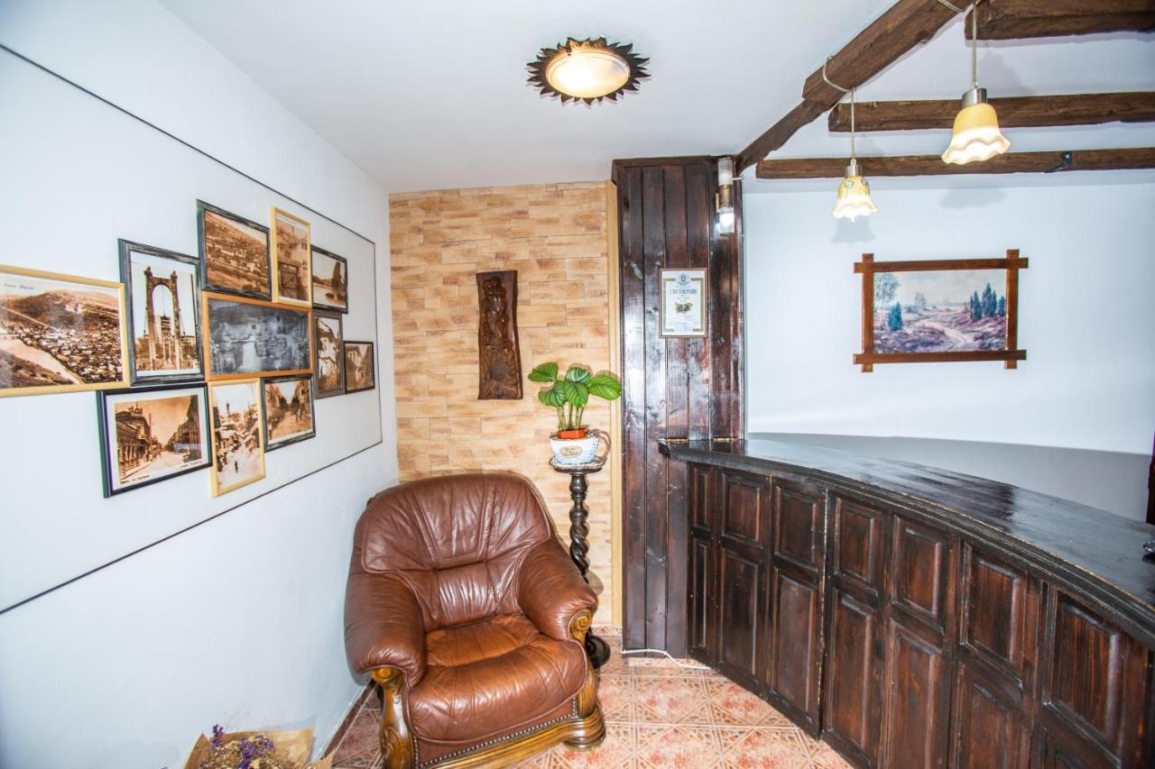 Oazis Family Hotel Ловеч Экстерьер фото