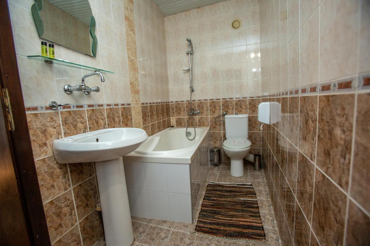 Oazis Family Hotel Ловеч Экстерьер фото