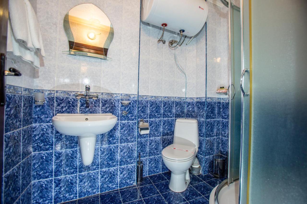 Oazis Family Hotel Ловеч Экстерьер фото