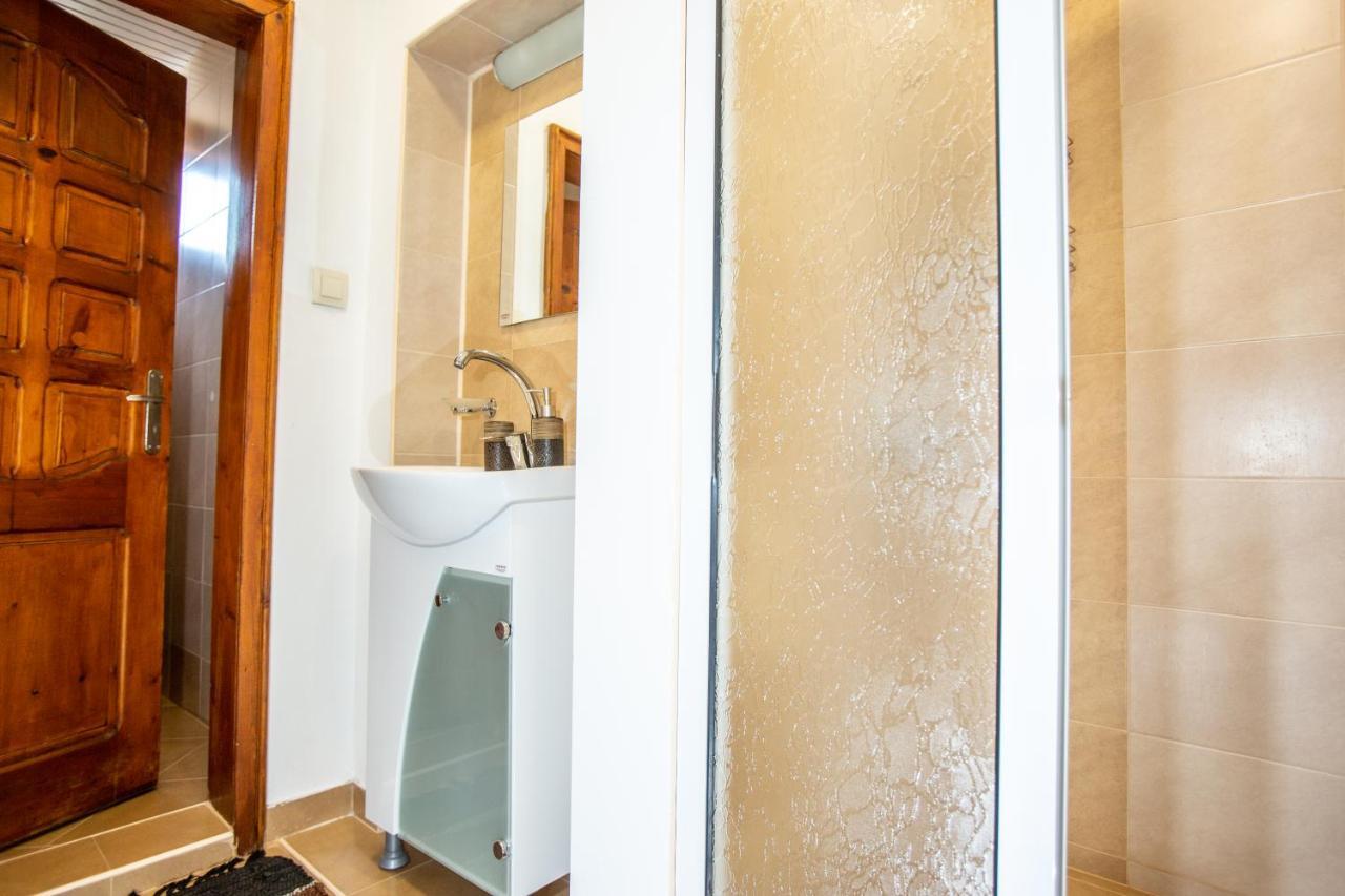 Oazis Family Hotel Ловеч Экстерьер фото