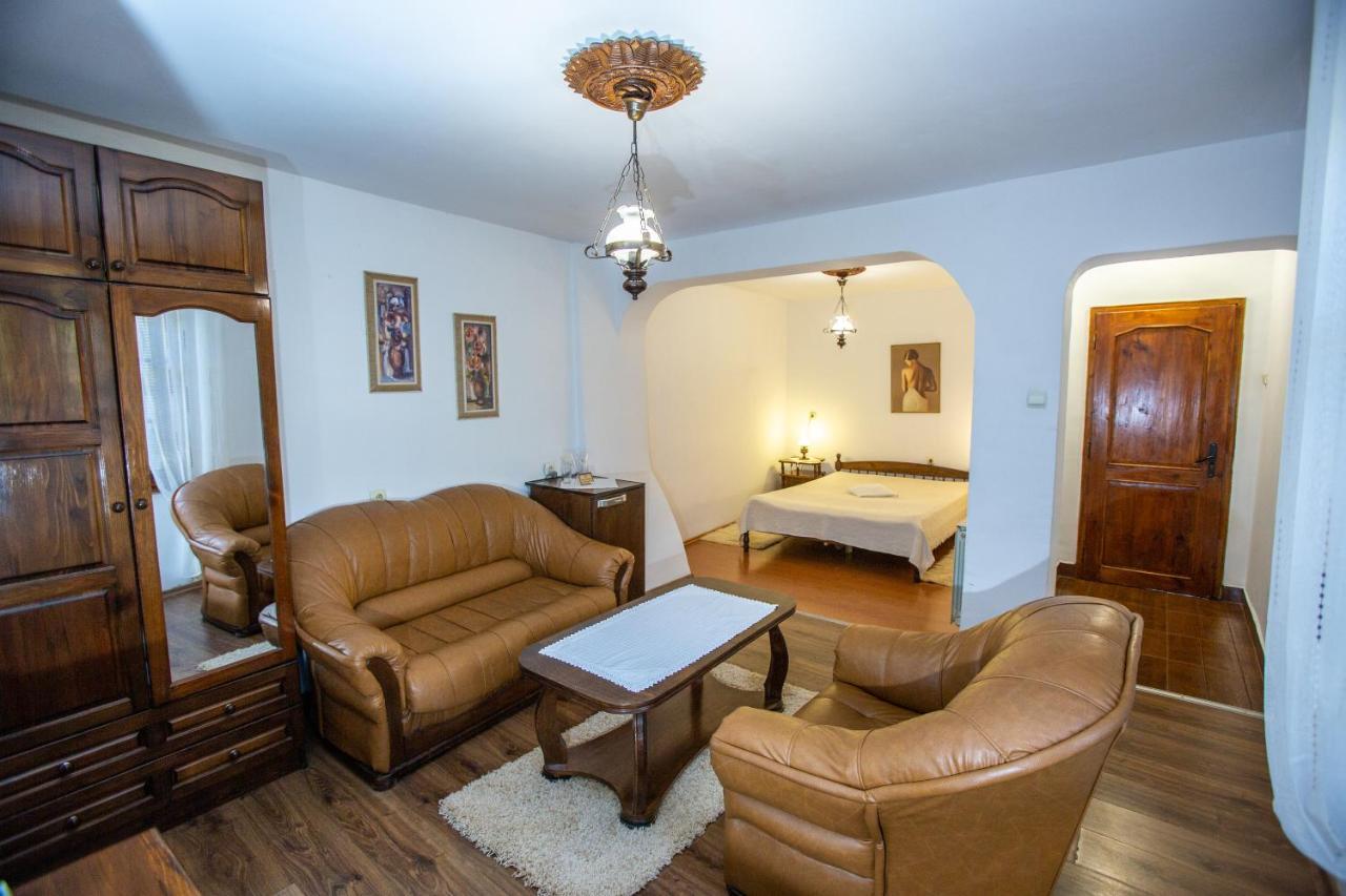 Oazis Family Hotel Ловеч Экстерьер фото